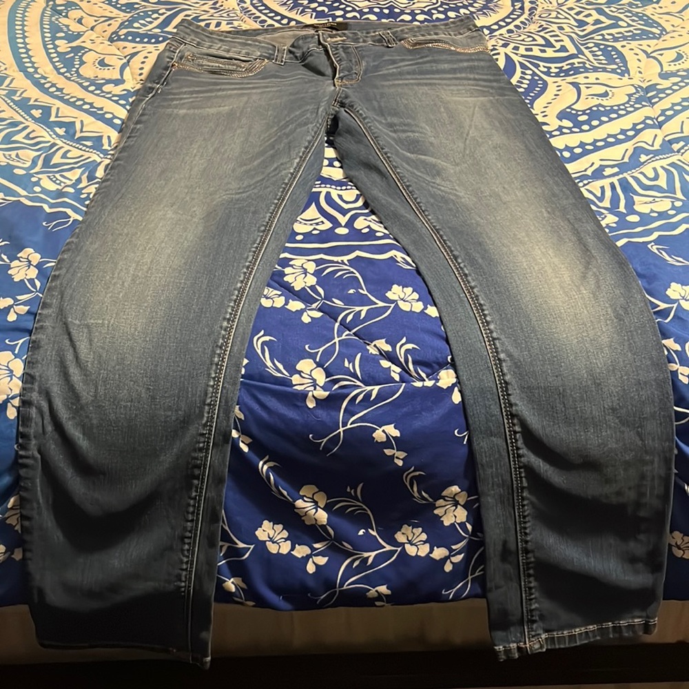 White House/Black Market Women’s Slim Leg Jeans